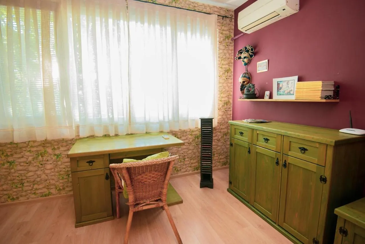 Space Of Arts ~ Two-Bedroom Apartment With Balcony Burgas 0*,  Bulgaria